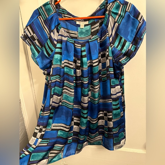 Colorful shell blouse with ruffled short sleeves - Picture 1 of 3